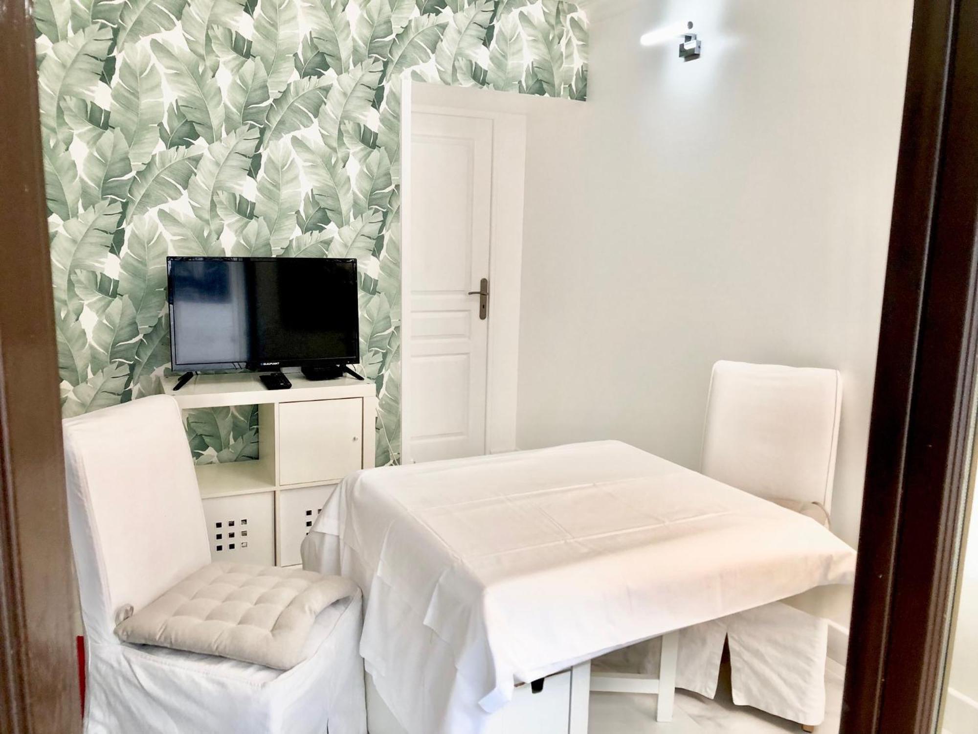 Prive Parisien La Casita Avec Cuisine Equipe -st Charles - Near Beaugrenelle -tour Eiffel 75015 Bel Emplacement !! * Parijs