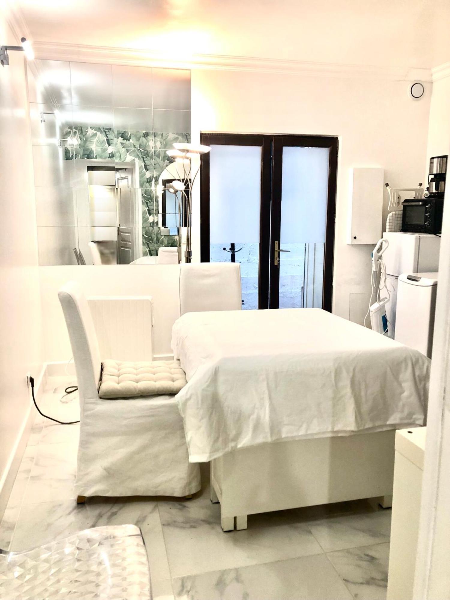 Prive Parisien La Casita Avec Cuisine Equipe -st Charles - Near Beaugrenelle -tour Eiffel 75015 Bel Emplacement !! Appartement Parijs